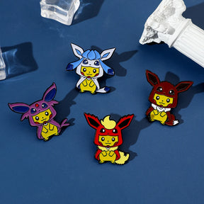 Pikachu com Cosplay?! - Pins Metalizados